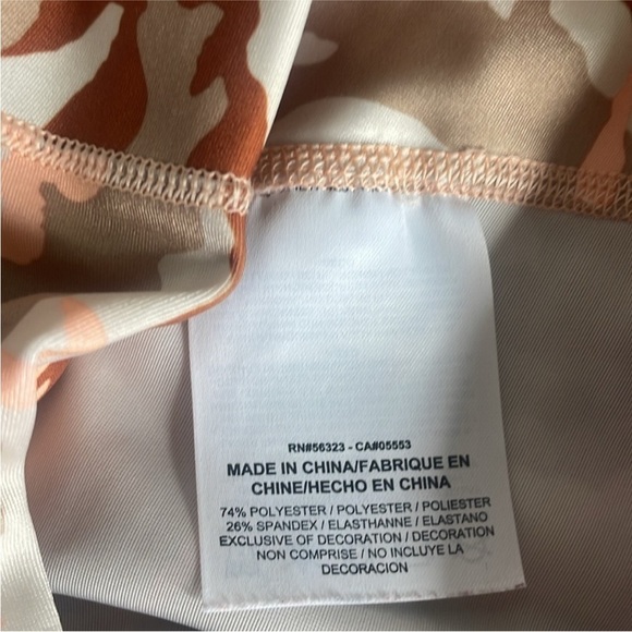 Nike Dri-Fit Phantom Desert Camo Activewear High-Rise Leggings Size Medium. - Picture 6 of 6